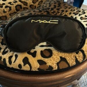 MAC eye mask